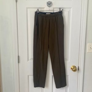Everlane “The Dream Pant” in Dark Forest. Size S.